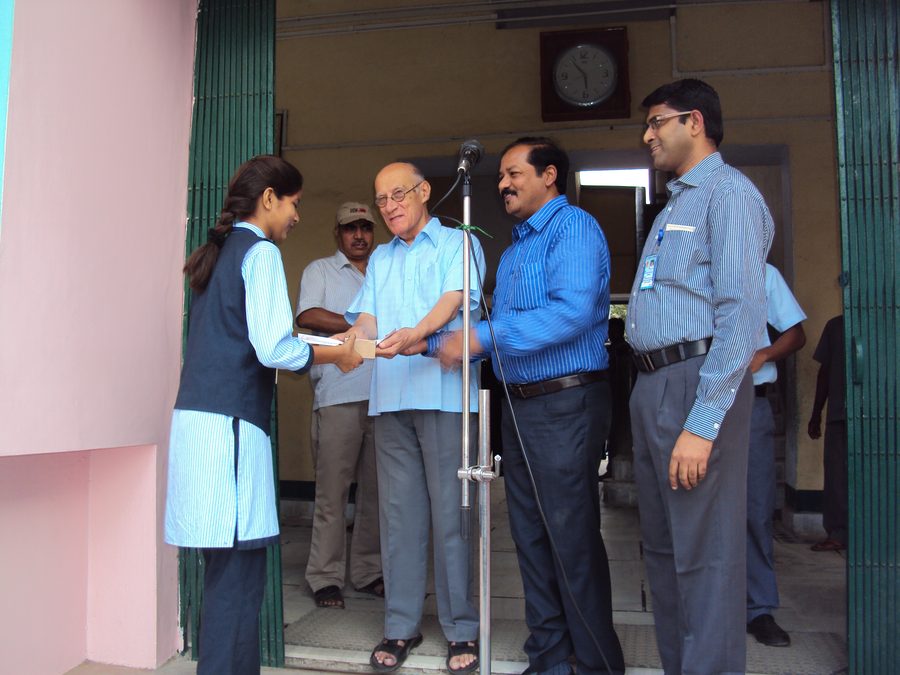 Payal Choudhary receiving her award